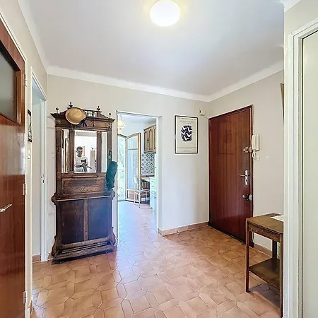 Appartement Familial Près De La Avec Parking - Fr-1-770-54 *